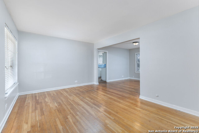 Image 15 of 25 For 423 Bryn Mawr