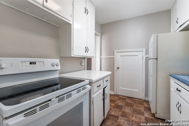 Image 19 of 25 For 423 Bryn Mawr