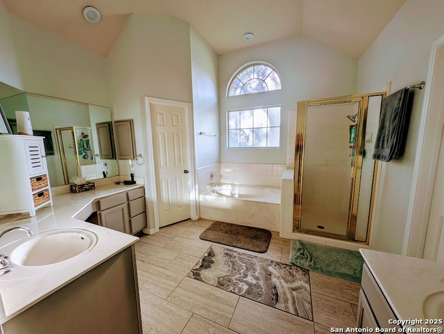 Listing photo id 13 for 7302 Chimney Bluff