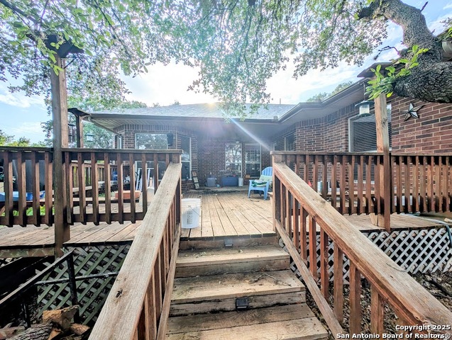 Listing photo id 21 for 7302 Chimney Bluff
