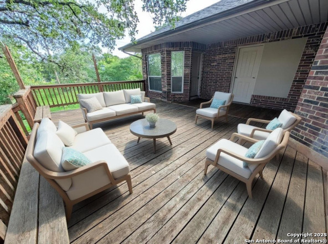 Listing photo id 22 for 7302 Chimney Bluff