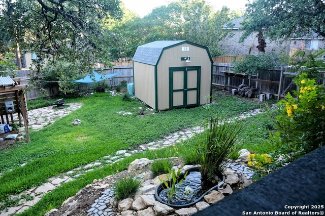 Listing photo id 32 for 7302 Chimney Bluff