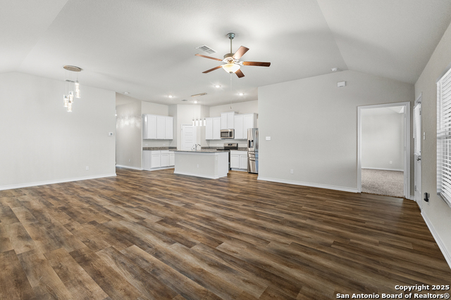 Image 14 of 29 For 6910 Emerald Valley