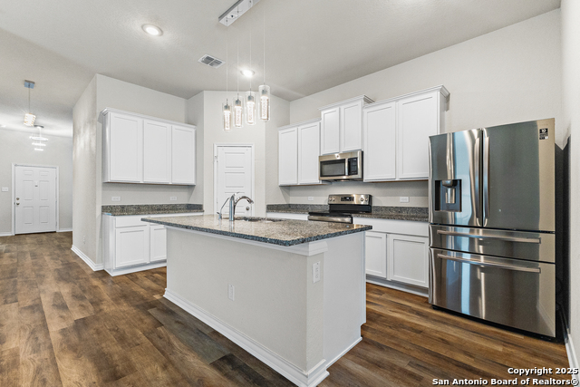 Image 17 of 29 For 6910 Emerald Valley