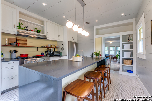 Listing photo id 9 for 1007 And 1013 Fulton