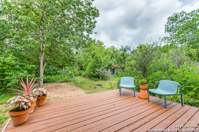 Listing photo id 20 for 1007 And 1013 Fulton