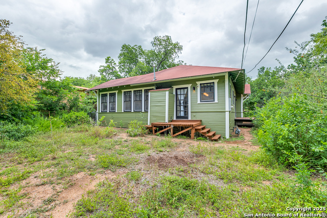 Listing photo id 23 for 1007 And 1013 Fulton