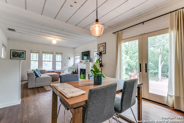 Listing photo id 7 for 1007 And 1013 Fulton