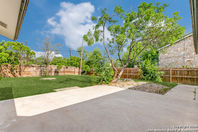 Image 23 of 25 For 9207 Overton