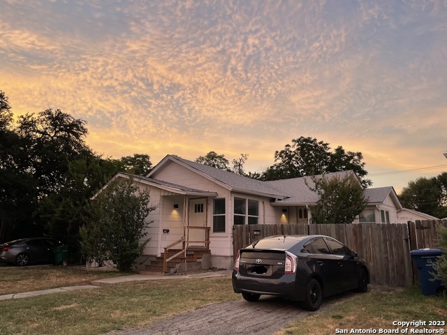 Image 8 of 8 For 927 Donaldson Ave  927
