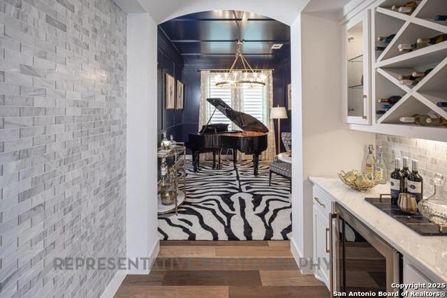 Listing photo id 24 for 322 Dulce