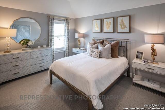 Listing photo id 28 for 322 Dulce