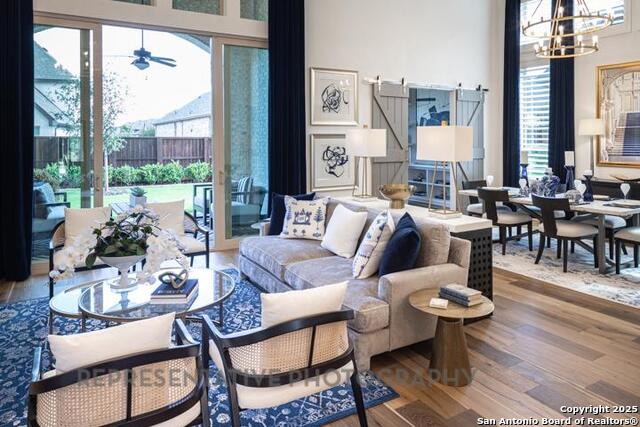 Listing photo id 35 for 322 Dulce