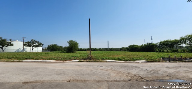 Listing photo id 1 for 3915 Flagle
