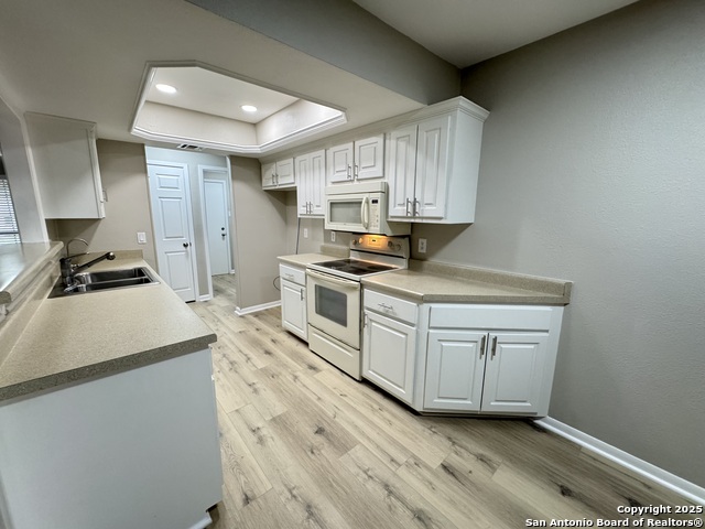 Image 10 of 31 For 4023 Briar Hollow