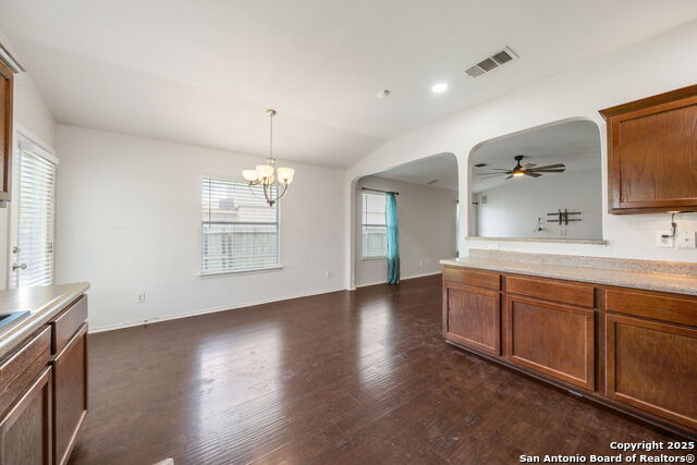 Listing photo id 13 for 10631 Arabian Sands