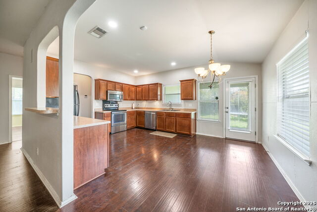 Listing photo id 4 for 10631 Arabian Sands