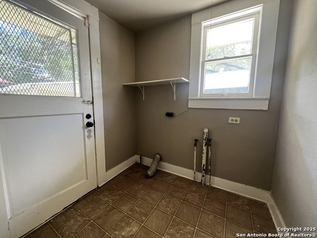 Listing photo id 29 for 1024 Mistletoe W