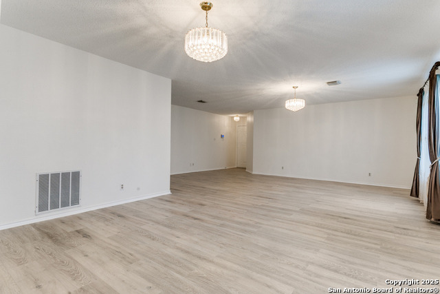 Listing photo id 4 for 13502 Hickory Tavern