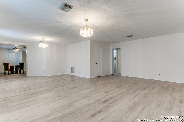 Listing photo id 6 for 13502 Hickory Tavern