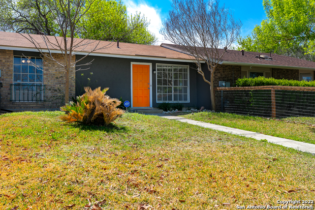 Image 3 of 22 For 6510 Spring Lark St