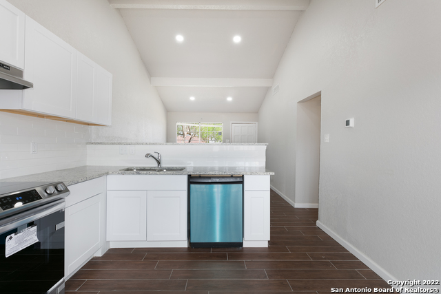 Image 9 of 22 For 6510 Spring Lark St
