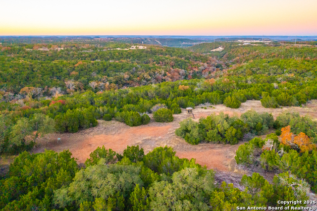 Listing photo id 13 for 101 Bella Springs Rd