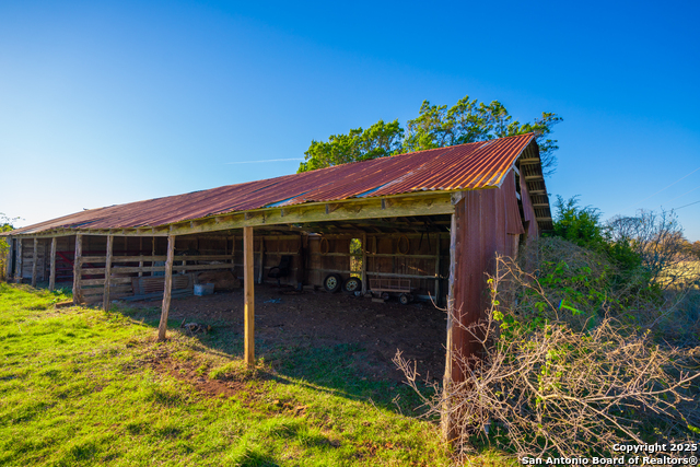 Listing photo id 18 for 101 Bella Springs Rd