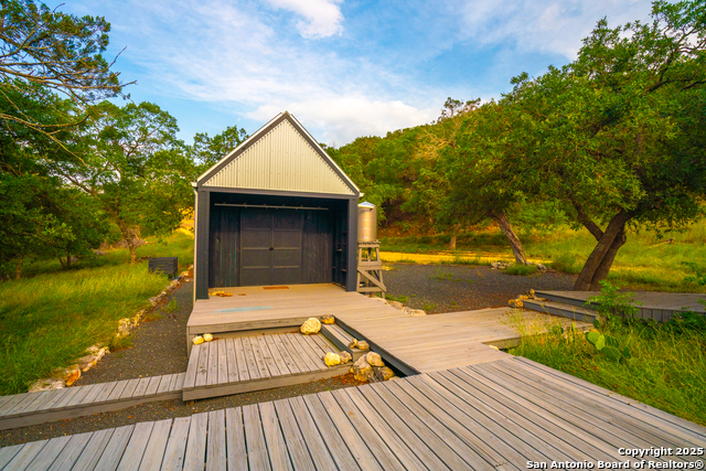 Listing photo id 38 for 101 Bella Springs Rd
