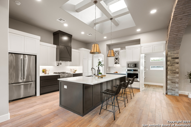 Listing photo id 10 for 1142 Pr 2771 Private Road