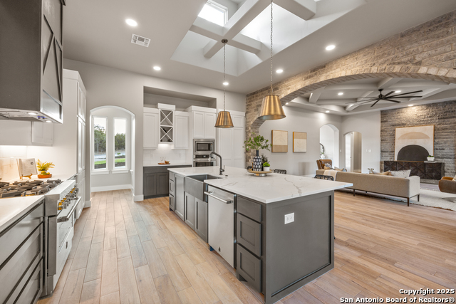 Listing photo id 11 for 1142 Pr 2771 Private Road