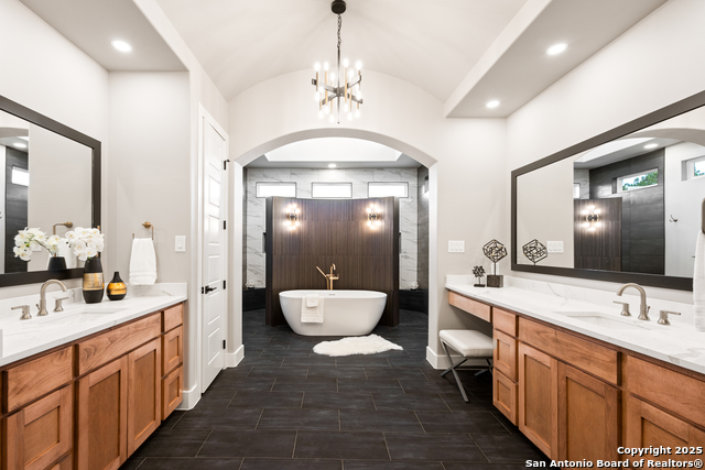 Listing photo id 23 for 1142 Pr 2771 Private Road