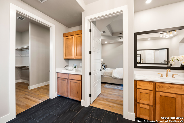 Listing photo id 24 for 1142 Pr 2771 Private Road