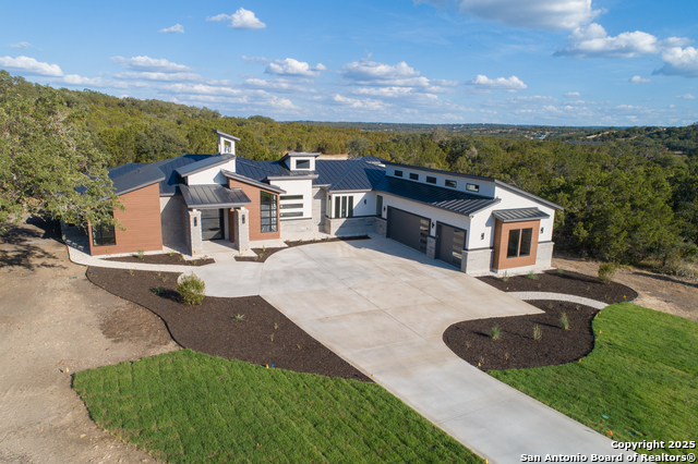 Listing photo id 1 for 1142 Pr 2771 Private Road