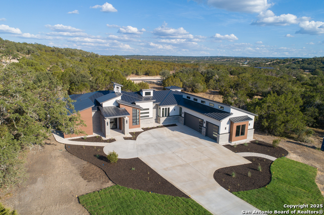 Listing photo id 2 for 1142 Pr 2771 Private Road