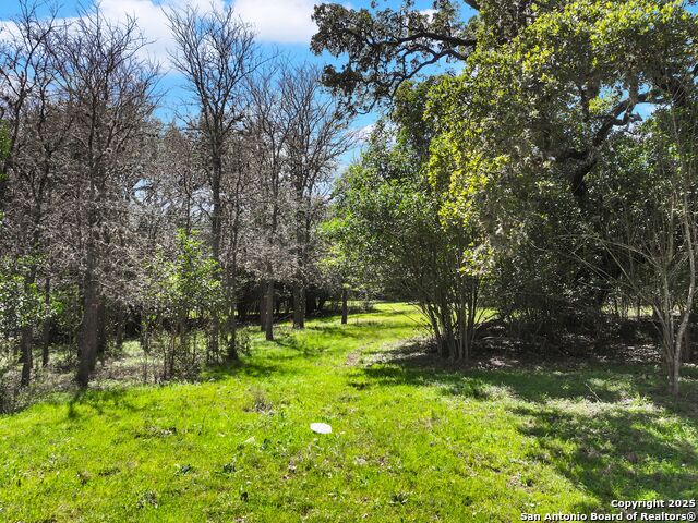Listing photo id 12 for 116 Bess