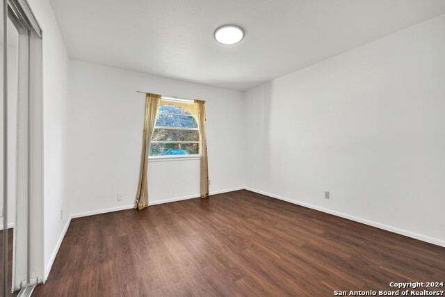Image 18 of 30 For 200 Shalimar Dr