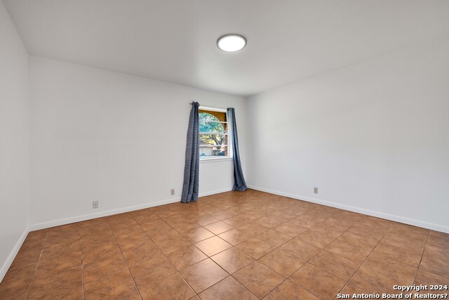Image 21 of 30 For 200 Shalimar Dr