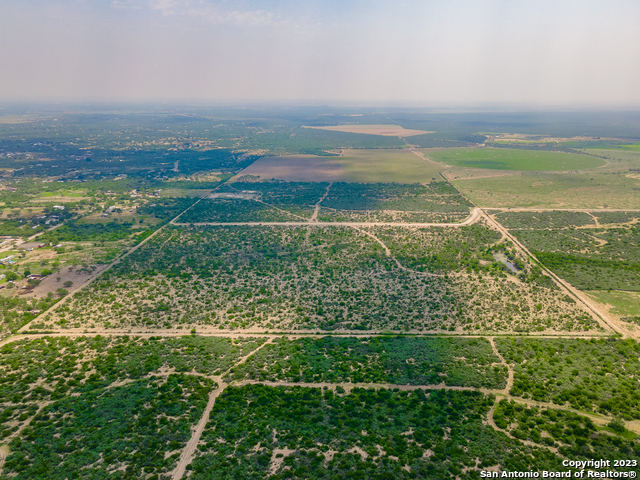 Listing photo id 9 for 4984 Us Highway 83 S