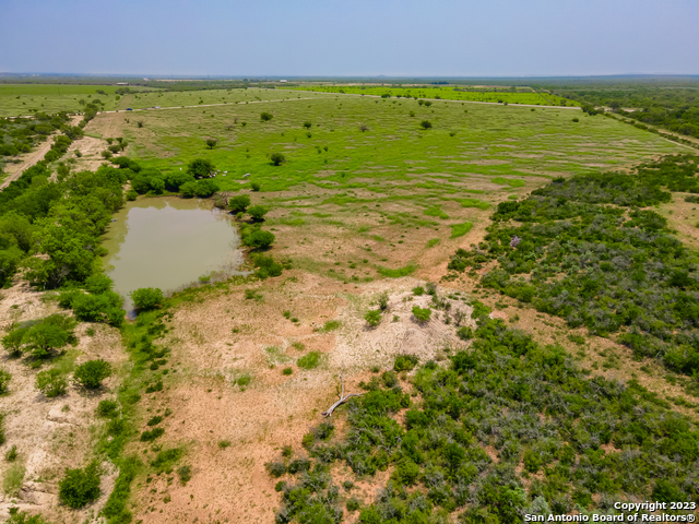 Listing photo id 2 for 4984 Us Highway 83 S