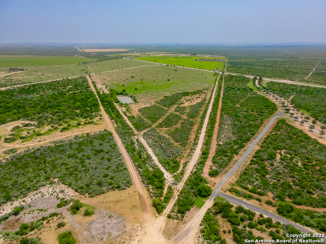 Listing photo id 4 for 4984 Us Highway 83 S