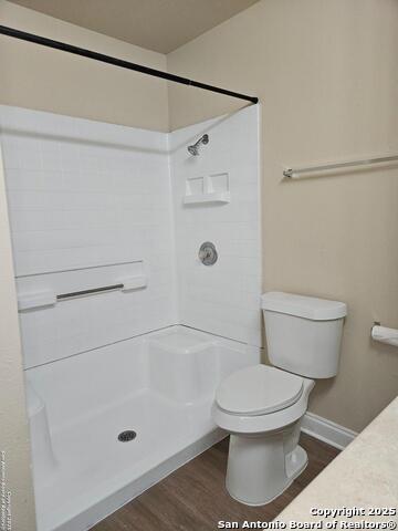 Image 10 of 20 For 2811 Woodbury Dr  304