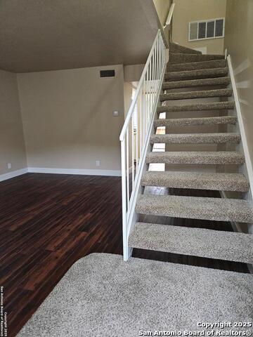 Image 2 of 20 For 2811 Woodbury Dr  304
