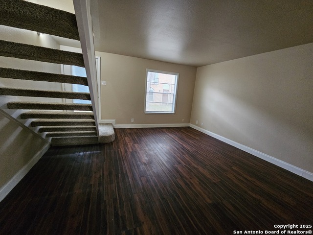 Image 7 of 20 For 2811 Woodbury Dr  304