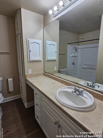 Image 9 of 20 For 2811 Woodbury Dr  304
