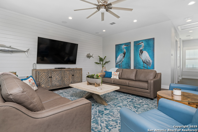 Listing photo id 8 for 107 Windjammer