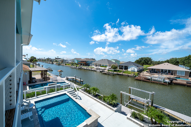 Listing photo id 18 for 107 Windjammer