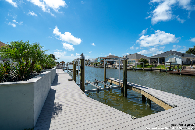 Listing photo id 39 for 107 Windjammer
