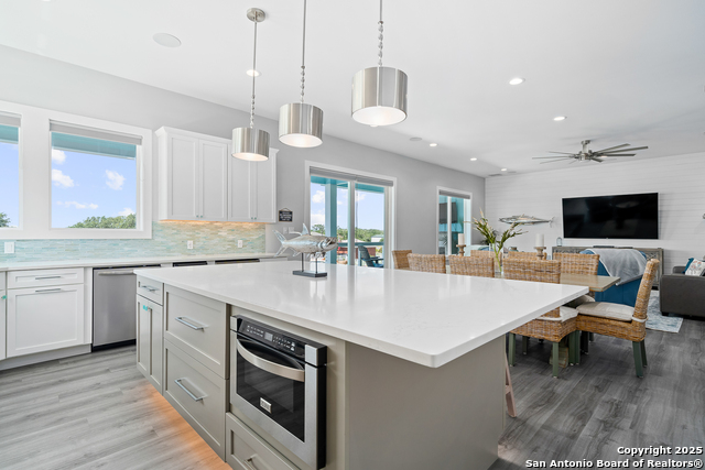 Listing photo id 6 for 107 Windjammer