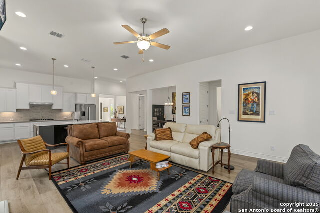 Listing photo id 11 for 137 Maravillas